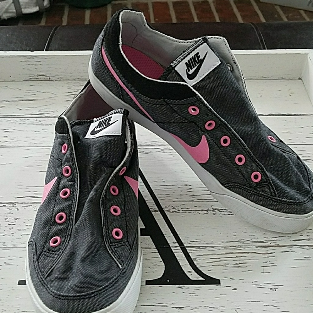 NIKE Slip-on Shoes  Size 5Y (6.5 womens)